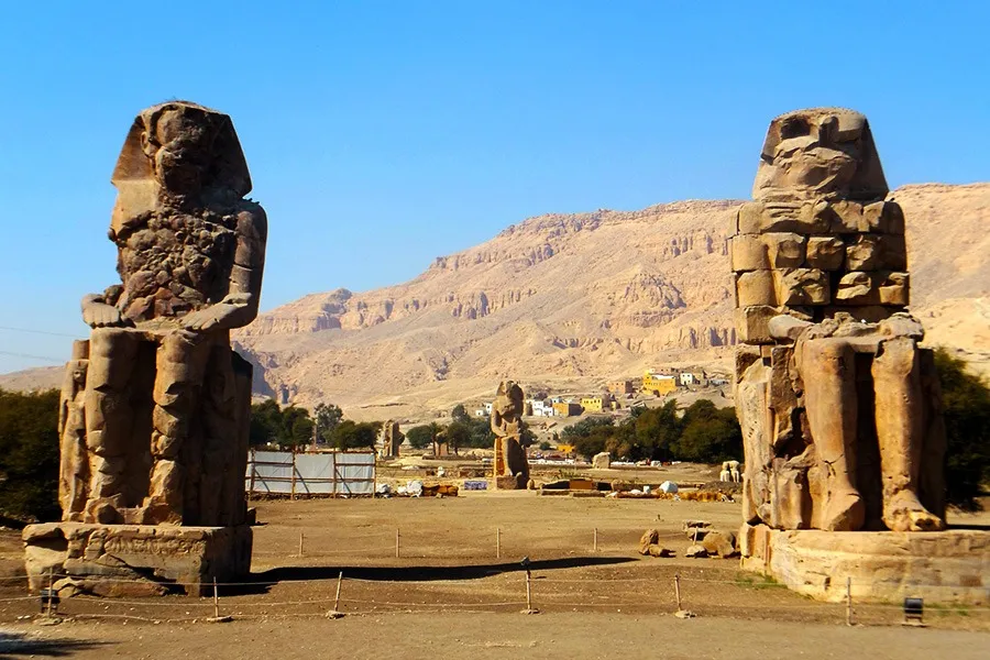 Visit Colossi of Memnon Luxor West Bank