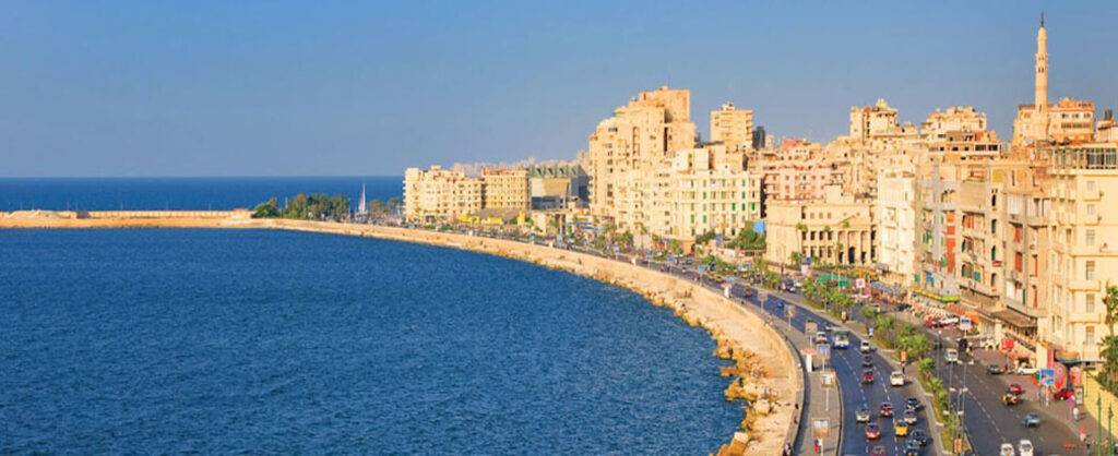 Giza Pyramids Tour and Nile Cruise Lunch from Alexandria Port