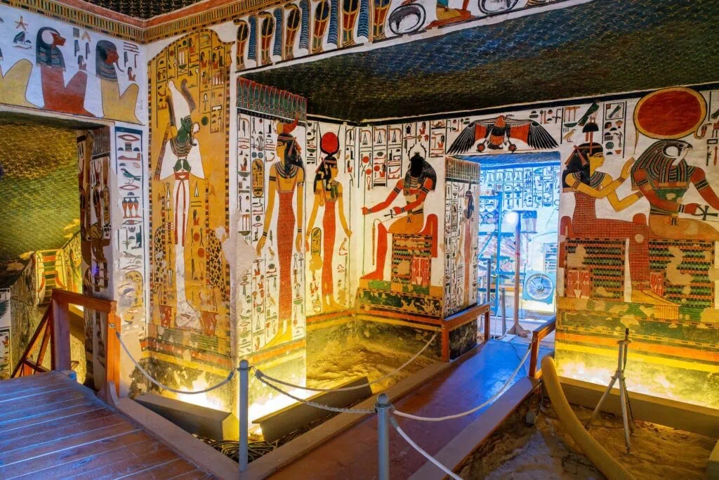 Valley of the Queens Luxor excursions guide