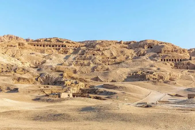 Luxor excursions to Tombs of Nobles