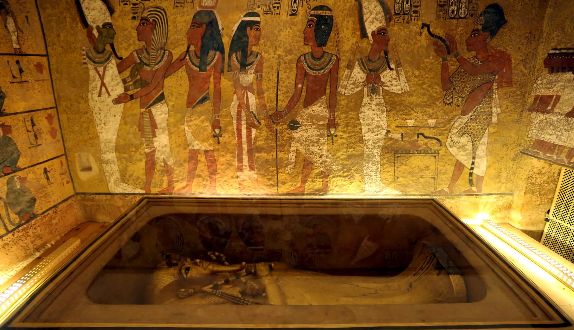 1. Discover Tomb of Tutankhamun luxor tours